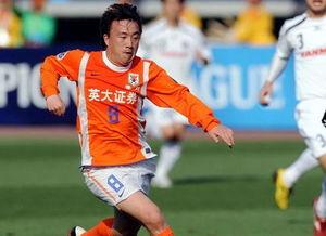 王永珀资料,足球场上的璀璨明星，职业生涯回顾与成就盘点