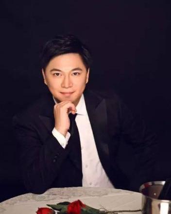 秦梁木资料,传奇企业家与慈善家的人生轨迹