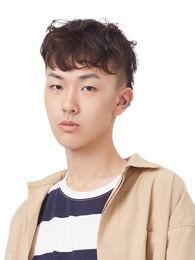 田燚 资料,燃烧青春，闪耀舞台的璀璨之星